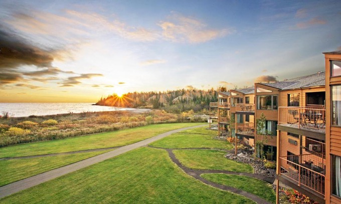 Two Harbors Resort | Superior Shores Resort