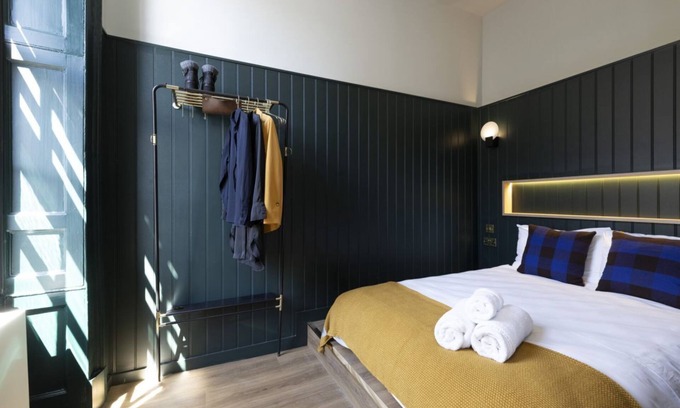 New Town Apartment | Superior Studio near the Castle