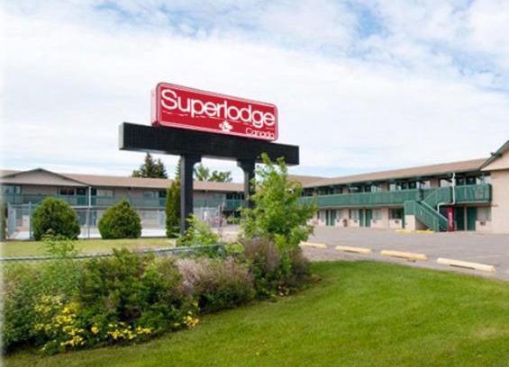 South Lethbridge Hotel | Superlodge Canada