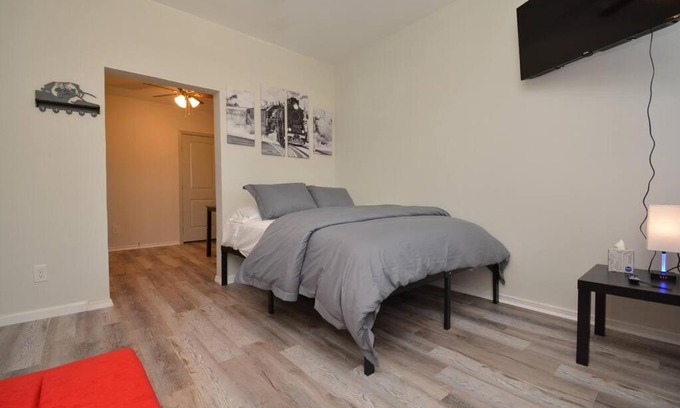Greater East End Apartment | SuperValue Suite #2 @ East End Revitalized