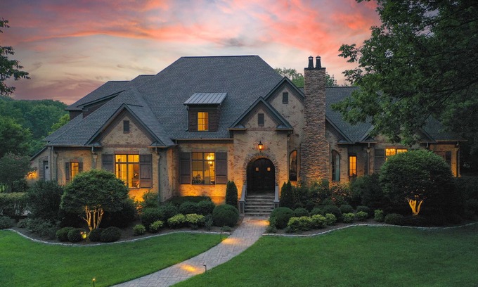 Nashville House | Supreme Luxury for Big Families