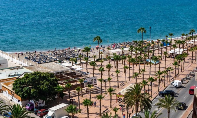 Fuengirola City Centre Apartment | Sur Suites Perla 6 - 2