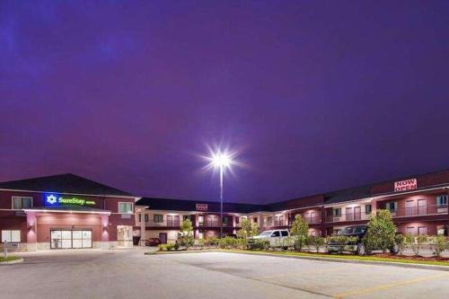 Baytown Hotel | SureStay by Best Western Baytown