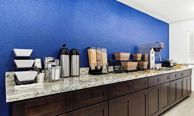 Groves Hotel | SureStay by Best Western Groves