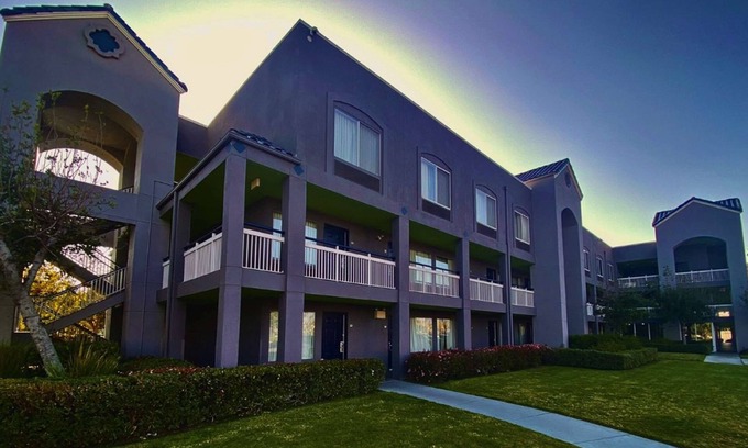 Guasti Hotel | SureStay Hotel by Best Western Ontario Airport