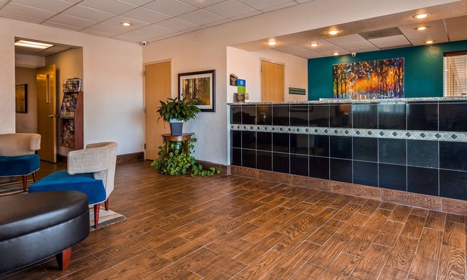Ottawa Hotel | SureStay Hotel by Best Western Ottawa