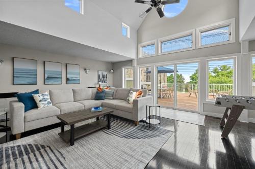 Saint Joseph House | Surf Loft