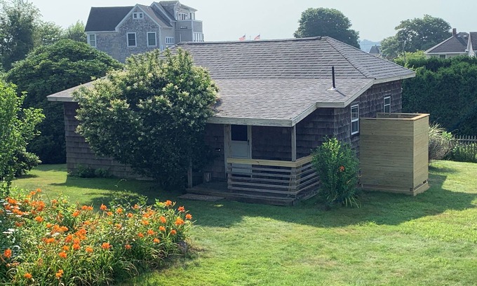 Snug Harbor House | Surf's Up Snug Harbor East Matunuck Beach House