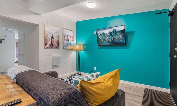 Sylvan Lake Apartment | Surf Shack l Sleeps 4 l Games l Kitchen I Roku