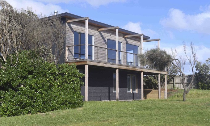 Port Campbell House | Surf View Beach House lives up to its name with expansive Southern Ocean Views.