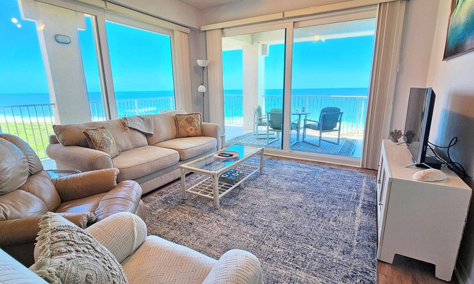 Palm Coast Condo | 🌅"Surfclub Retreat"🌴6th Floor Penthouse Corner! Wraparound Balcony! Ocean Views!🏖️