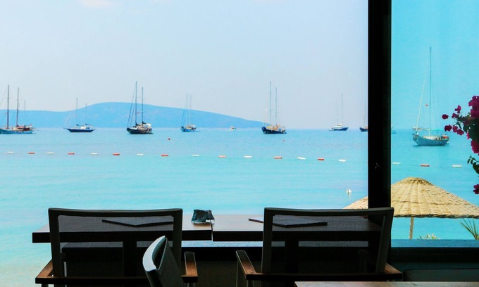 Bodrum City Center Apartment | Surfer Caravan Gastro Pub & Suites - Rhino Suite