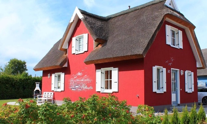 Glowe House | Surfer Modern retreat