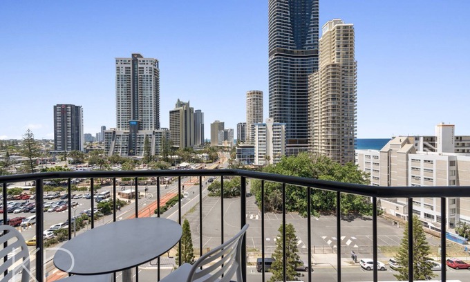 Gold Coast Apartment | Surfers Paradise Unit (Level 10)