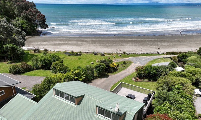 Ohope House | Surfs Reach - a stunning beachfront retreat