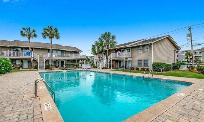 Surfside Beach Apartment | Surfside Floral Villas E17
