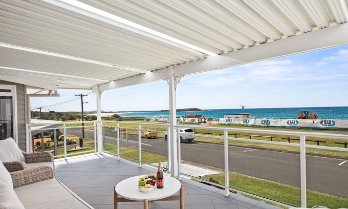 Warilla House | Surfside Solace - 5 bedroom family home with stunning views of Ocean
