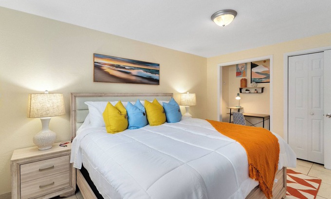 Indian Harbour Beach Apartment | Surfside~ Walk to the beach, Pool, BBQ, Games, Gym