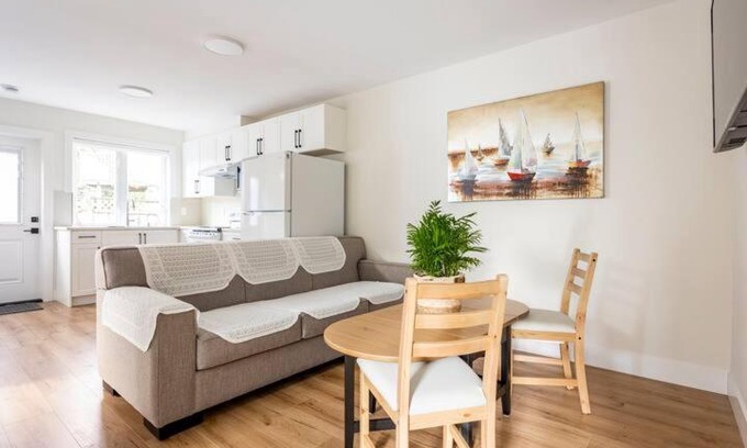Fleetwood House | Surrey Fleetwood, Stay well home !!