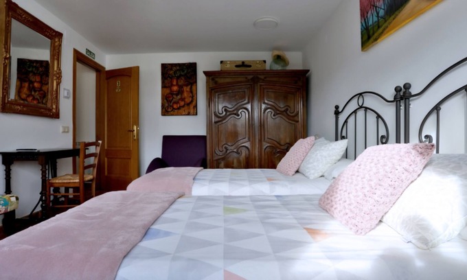 Allin Other | Surrounded by nature with 3 bedrooms, 3 bathrooms, kitchen-dining room and garden & BBQ.