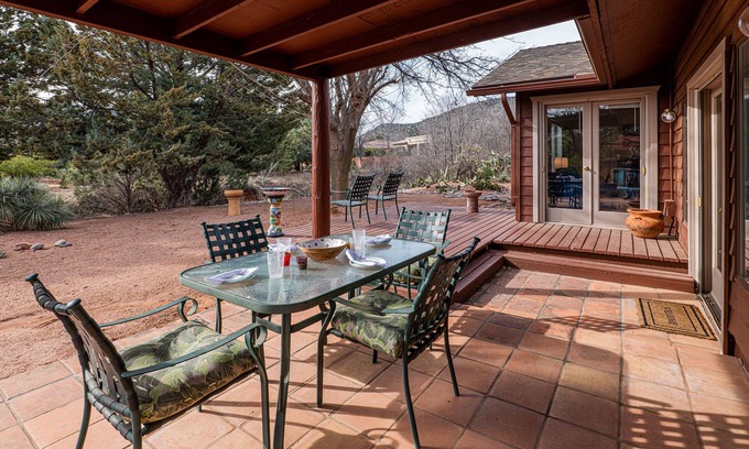 Oak Creek House | Surrounding Red Rock Views, Close to Trails, Enjoy Local Wildlife!