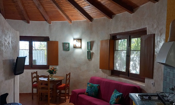 Valverde de la Vera Cottage | Sustainable rural tourism and nature. dog-friendly. AT-CC-00125