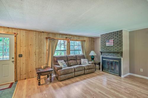 Branford House | Suwannee Riverfront Home Grill, Near Springs