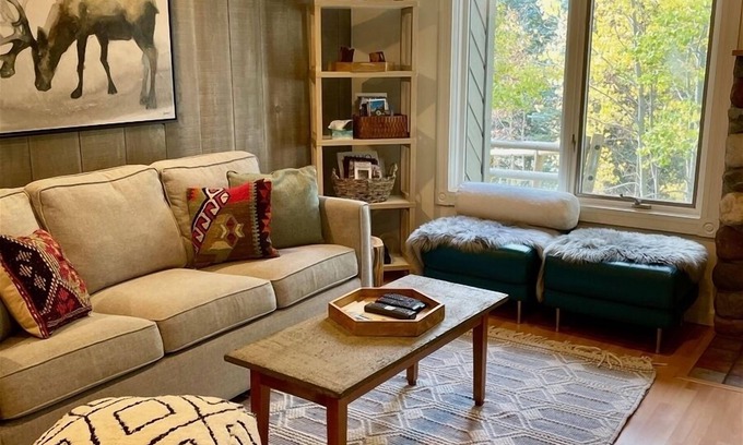 Ketchum Condo | SV121 - Walk to Lifts & Town - Hot Tub & Pool