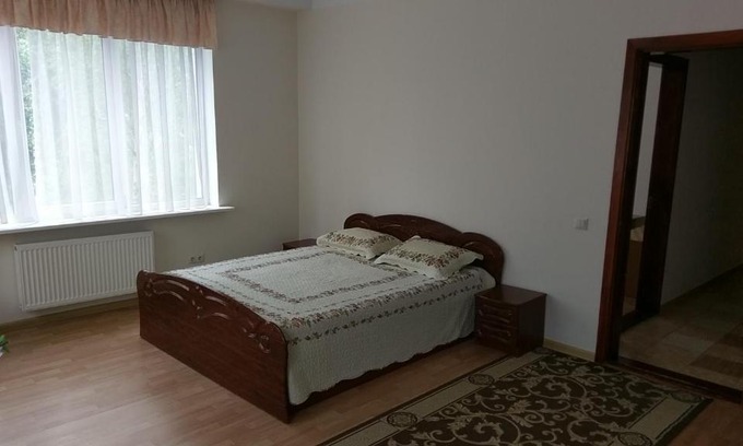 Svyatoshyns'kyi District Apartment | Sviatoshyn aparthotel
