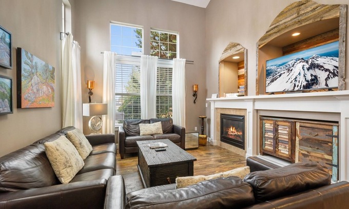 Southern Crossing House | SW Chamberlain Street | Southern Crossing | hot tub pet friendly (dog)