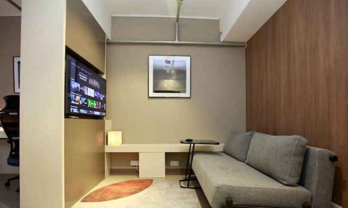 Sheung Wan Apartment | SW06-courtyard view