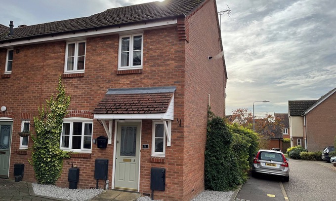 Swaffham House | Swaffham 3 bed house in quiet location private enclosed rear garden