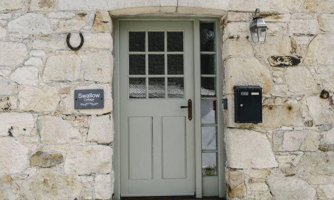 Sticker Cottage | Swallow Cottage