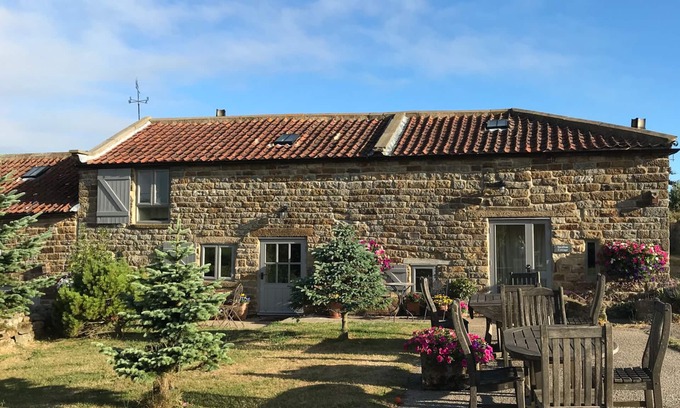 Staintondale Cottage | SWALLOW COTTAGE, pet friendly, with open fire in Staintondale