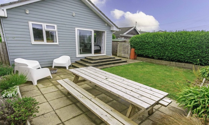 Croyde Ski Chalet | Swallows Beach Chalet |Sleeps 6 Walk to the Beach