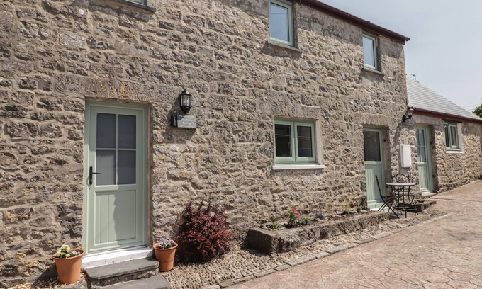 Kilgetty Cottage | SWALLOWS RETREAT, pet friendly, character holiday cottage in Carew