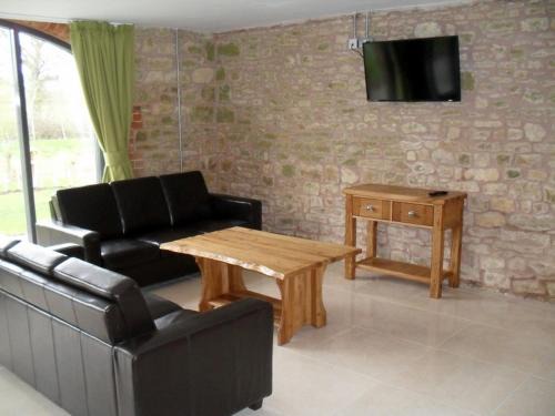 Towcester House | Swallows Swoop at Tove Valley Cottages