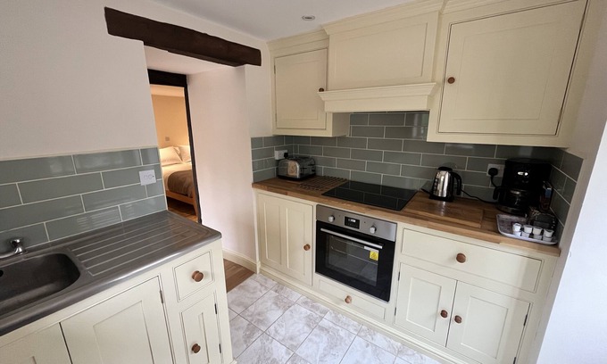 Lydney Bed & Breakfast | Swan House Tea Room and Bed & Breakfast