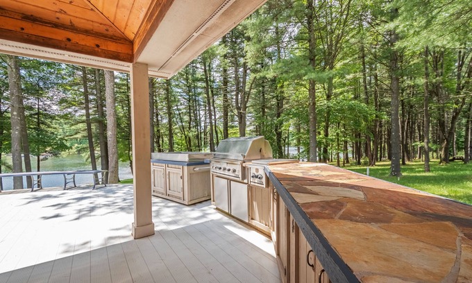 North Glade Hills House | Swan's Nest | Lakefront with Private Dock & Game Room!