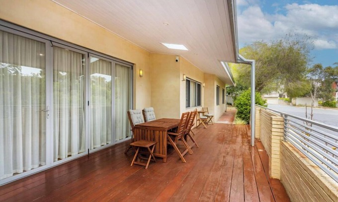 Swanbourne House | Swanbourne Family Home - Executive Escapes