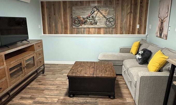Peyton House | Swanky Barndo 2-bedrooms upstairs in Peyton Pines community.