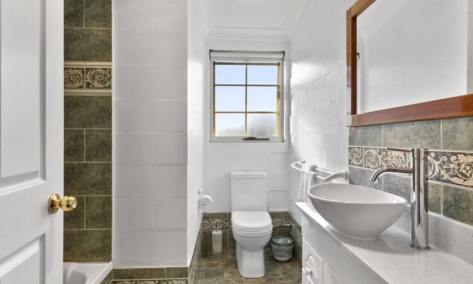 Swansea Cabin | Swansea - "Cottages" Studio Lodge Suites" in Sherbourne Lodge.