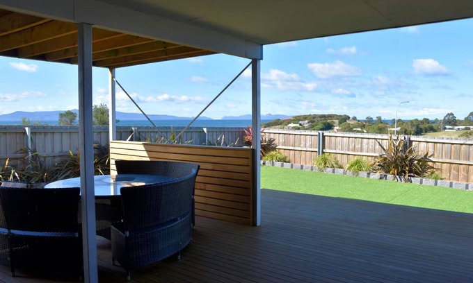 Swansea Apartment | Swansea Oasis - Freycinet Holiday Houses