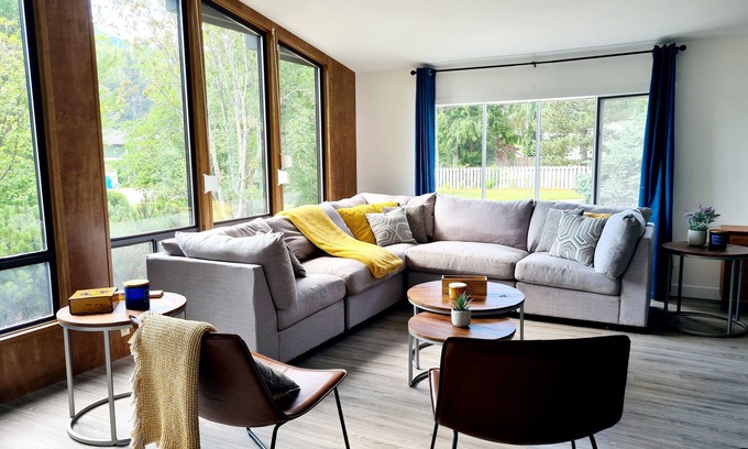 Swansea Point House | Swansea's best kept secret! Well situated, recently renovated, family operated.