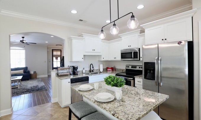 Oxford Condo | "Swayze Stays" - Charming Oxford Condo!