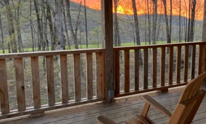 Kingston House | Sweden Creek Retreat-5 miles from Wilderness Rider