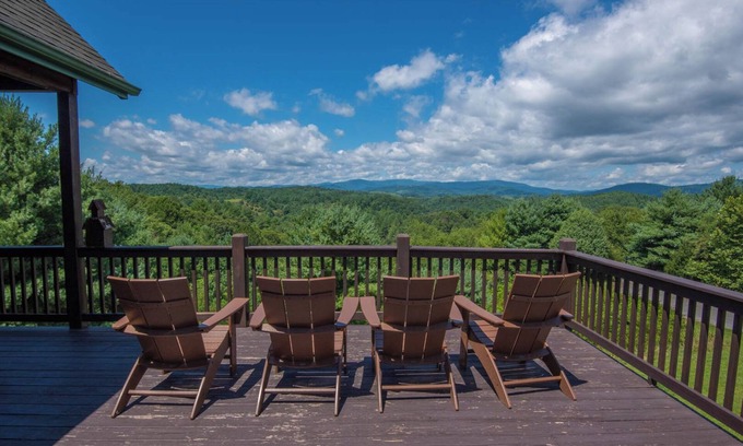 Piney Creek Cabin | Sweeping Mountain Views | Wraparound Decks | Cloud Rise