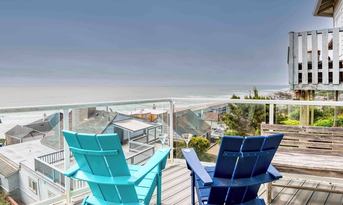 Lincoln City House | Sweeping ocean views for your families getaway with easy access to great beaches