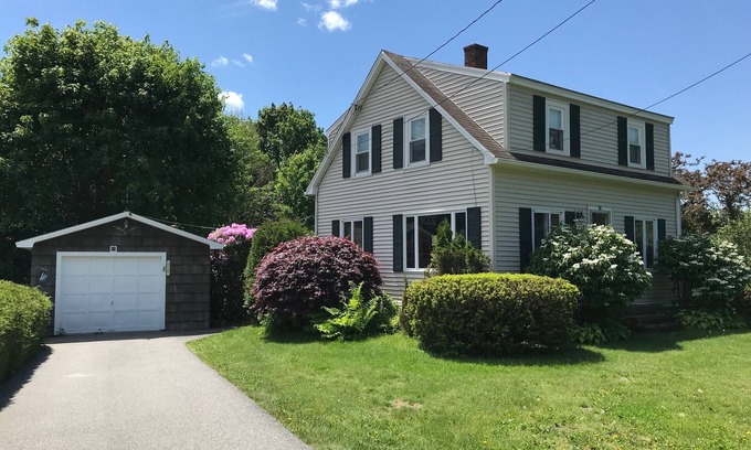 Southwest Harbor Cottage | Sweet 2 BR Cottage With Harbor Views, Walk To Downtown Southwest Harbor