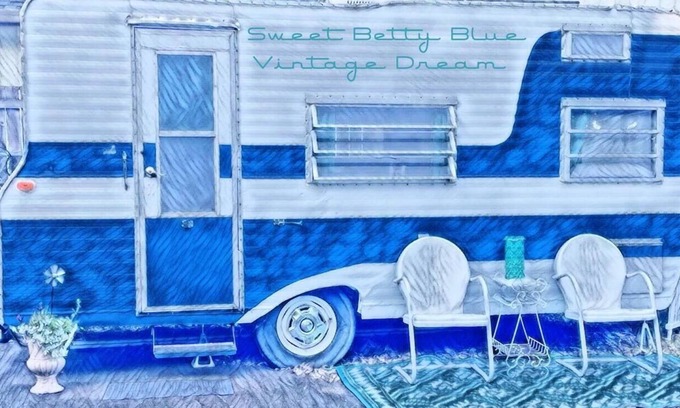 Eugene House | Sweet Betty Blue Vintage Chic RV